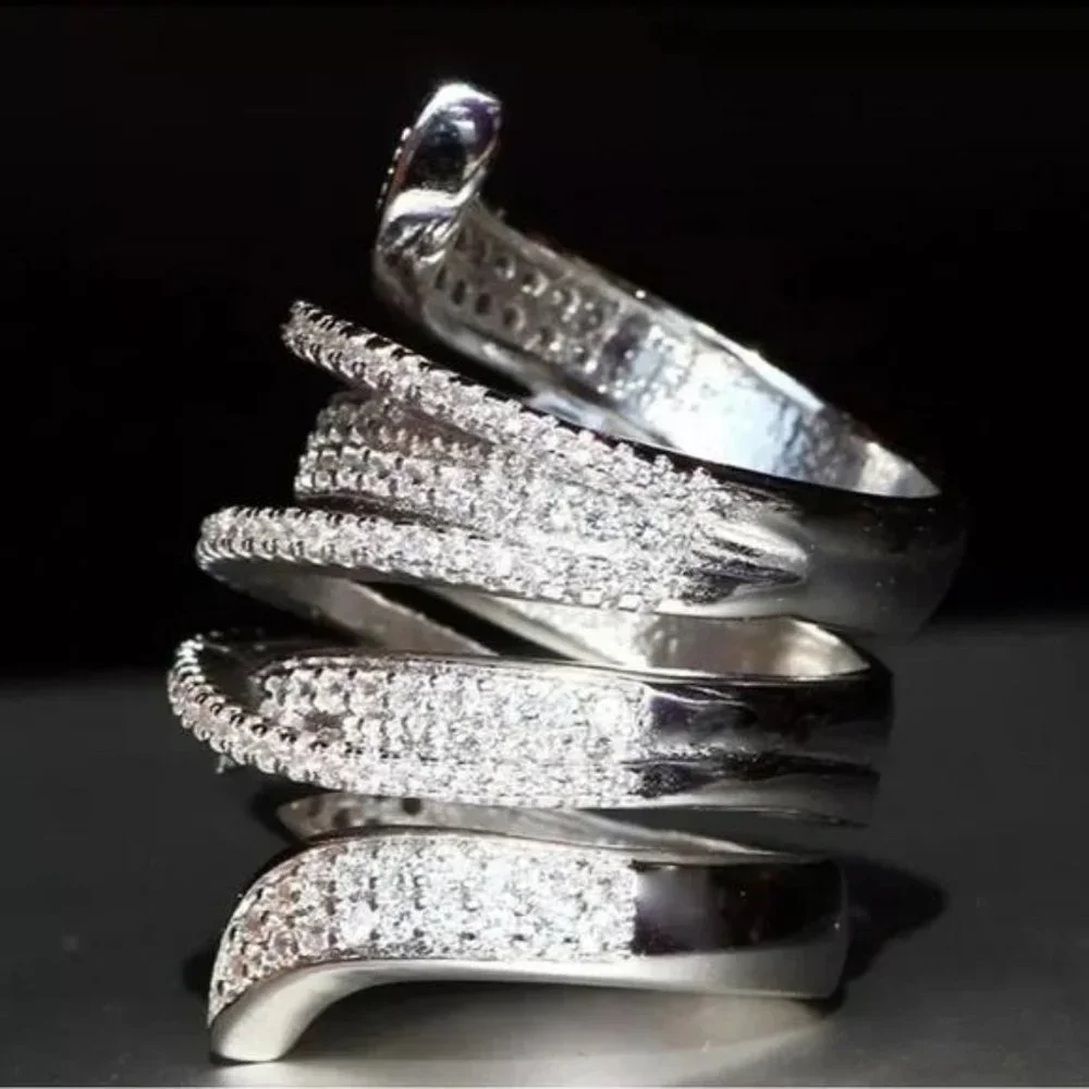 NEW 925 STERLING SILVER DIAMOND RING, CUTE RING, SHINY RING. - Picture 4 of 5
